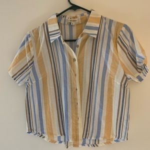 Casual women’s beachy button up